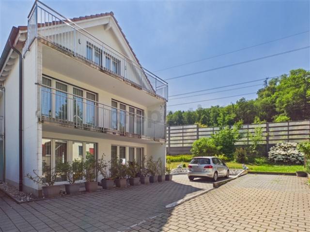 Ihr nachhaltiges Traumhaus in Rheinfelden Neuwertiges Reihenhaus mit Garten, Balkon & Wertsteigerungspotenzial