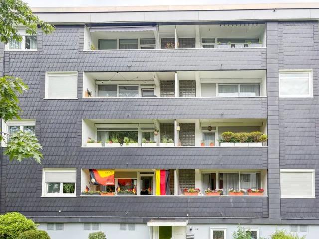 Ihr neuer Wohlfühlort: Lichtdurchflutete Wohnung mit zwei Loggien am beliebten Büttenberg