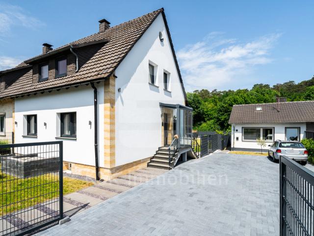 Ihr neuer Wohntraum in Siegburg Stallberg! Sanierte Doppelhaushälfte mit separatem Bungalow