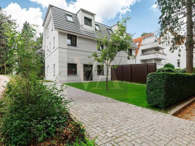 Ihr neues Familienzuhause | stilvolle Doppelhaushälfte im Herzen von Lichterfelde