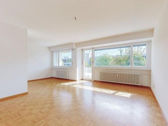 Ihr neues Familienzuhause zentral gelegen und mit viel Platz!