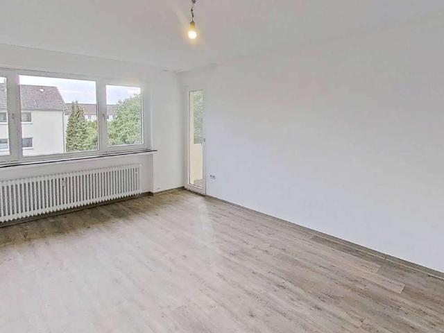 Ihr neues Familiendomizil: Großzügige 4 Zimmer Wohnung mit Balkon & 2 Tageslichtbädern