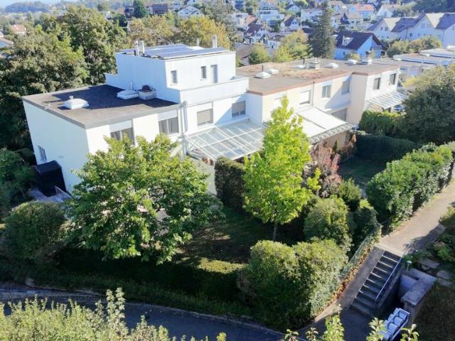 Ihr neues Familienglück, grosszügiges 5.5 Zimmer Eckhaus mit privatem Garten!