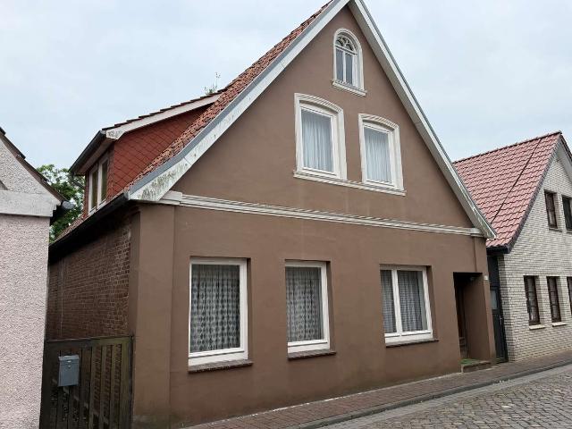 Ihr neues Ferien/ Wohnhaus direkt am Neuhauser Kanal? Ehemaliges Wohn und Geschäftshaus im Ferienor