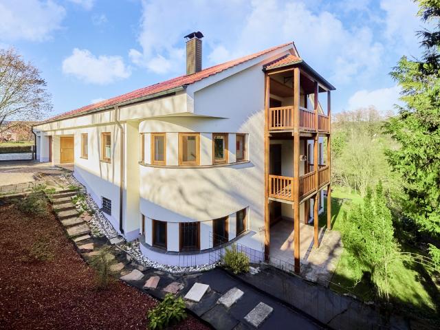 Ihr neues Kapitel! Großzügiges Zweifamilienhaus mit Traumgarten und Sauna