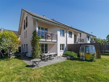Ihr neues, sonnenverwöhntes Familienparadies im Grünen