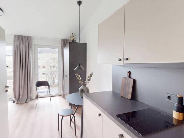 Ihr neues Single Apartment mit geschmackvoller Möblierung, EBK und BALKON direkt an der Spree