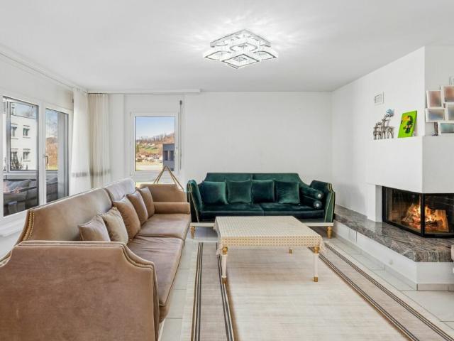 Ihr neues Zuhause: 170 m² Wohnkomfort mit Wintergarten und Cheminée