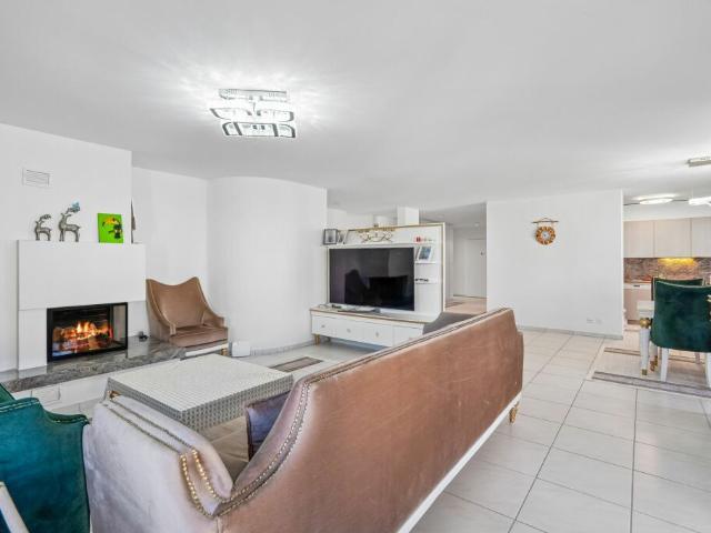 Ihr neues Zuhause: 170 m² Wohnkomfort mit Wintergarten und Cheminée