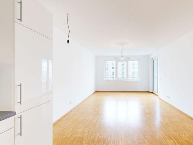 Ihr neues Zuhause: 2 Zimmer Wohnung mit offener Wohnküche und Balkon