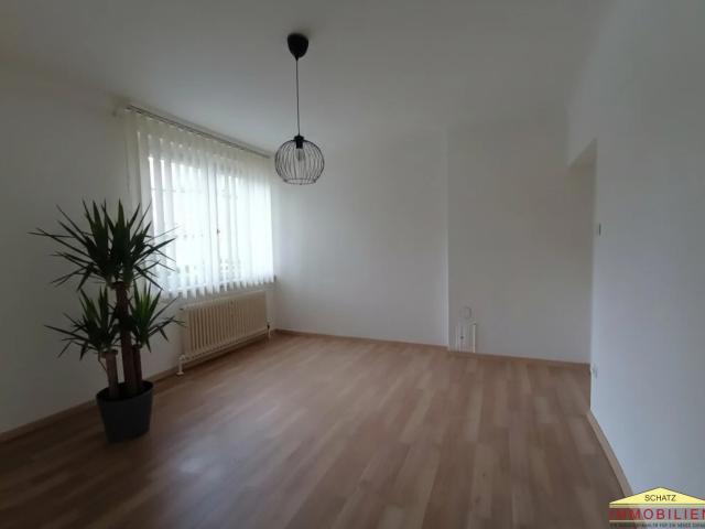 ihr neues zuhause wartet! gemütliche 2 zimmer wohnung mit balkon in berndorf