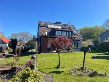 Ihr neues Zuhause: Wunderschönes Einfamilienhaus mit großem Gartenparadies