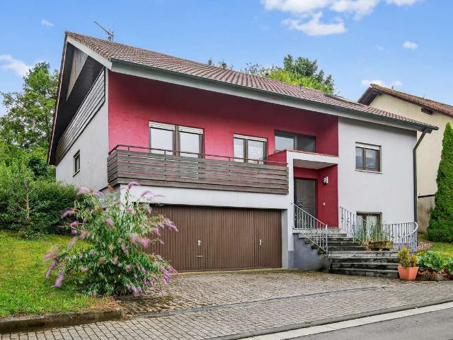 Ihr neues Zuhause zum Wohlfühlen! Geräumiges 1 2 Familienhaus mit viel Platz für die ganze Familie