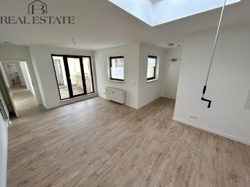 Friedensplatz, Magdeburg - Balkon