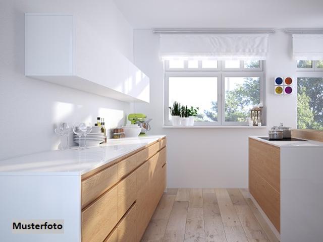 Ihr neues Zuhause Doppelhaushälfte mit Garten und übertiefer Garage