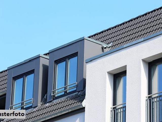 Ihr neues Zuhause Einfamilien Doppelhaushälfte mit Garten und Garage