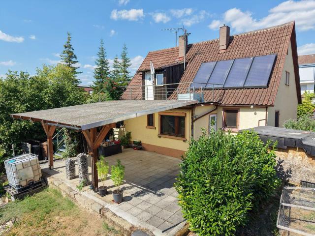 Ihr neues Zuhause. Einfamilienhaus mit Einliegerwohnung sucht neuen Eigentümer