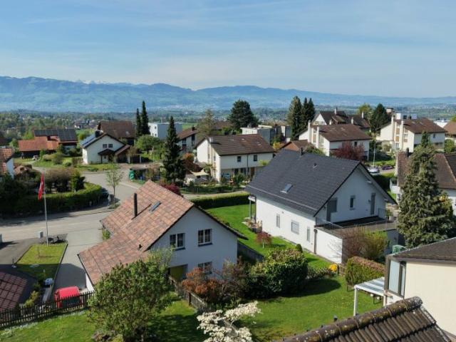 Ihr neues Zuhause: Freistehendes Einfamilienhaus mit traumhaftem Garten