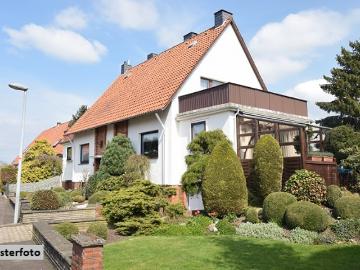 Ihr neues Zuhause Freistehendes Einfamilienhaus nebst Garten und Garage