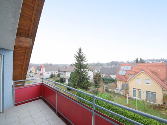 Ihr neues Zuhause: Großzügige 4 Zimmer Wohnung mit 2 Balkonen & Einbauküche