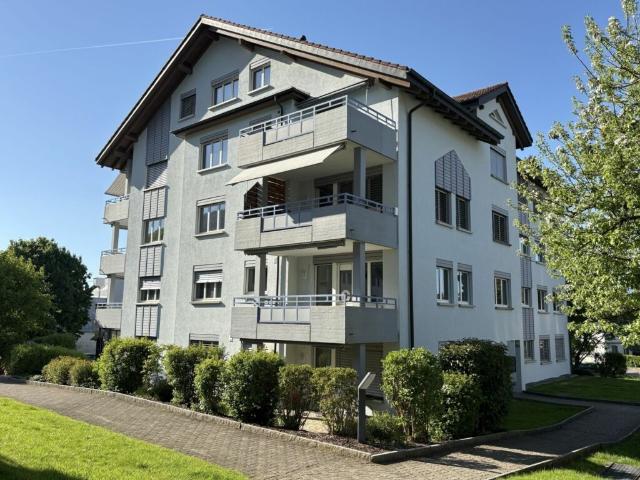 Ihr neues Zuhause: Helle 4½ Zimmer Wohnung mit Balkon