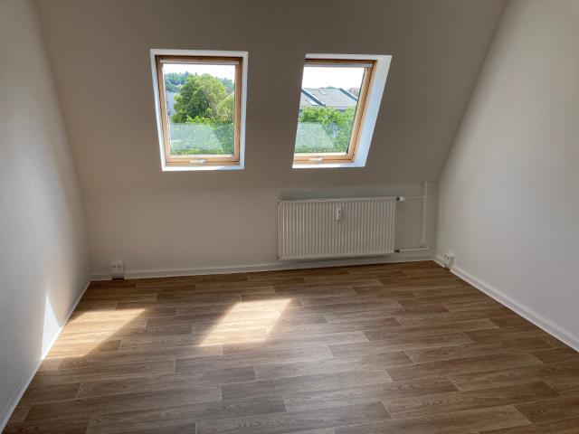 Ihr neues Zuhause: Helle Wohnung mit Badewanne, Balkon und Top Verkehrsanbindung
