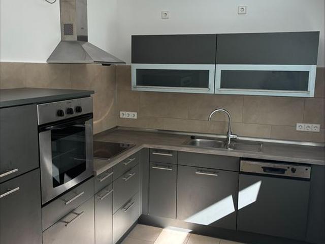 Ihr neues Zuhause im Rabenberg mit Einbauküche und Design Vinyl