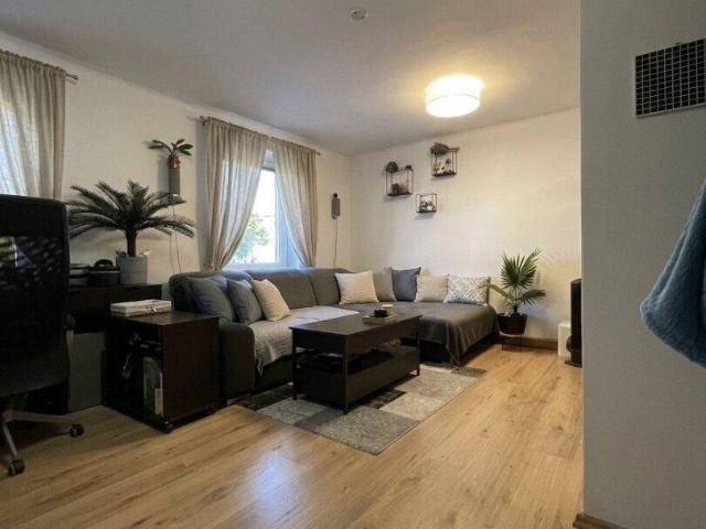 Ihr neues Zuhause in Toplage! Sehr guter Schnitt, hell und sonnig! Profitieren Sie von unbezahlbaren Vorteilen wie einer optimalen Infrastruktur und schöner Grünflächen!