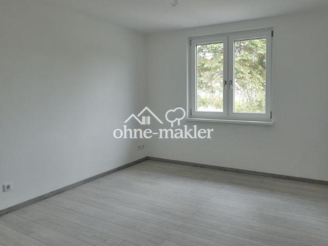 Ihr neues Zuhause in einer Doppelhaushälfte in Feucht, inklusive 2 Stellplätze