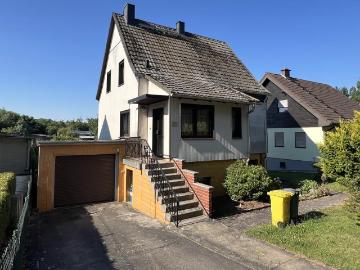 Ihr neues Zuhause in Gera: Einfamilienhaus mit Garage und praktischem Nebengelass!