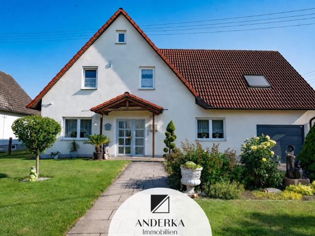 Ihr neues Zuhause in ruhiger Lage! Schöne 4 Zimmer Dachgeschosswohnung in Riedhausen zu vermieten!