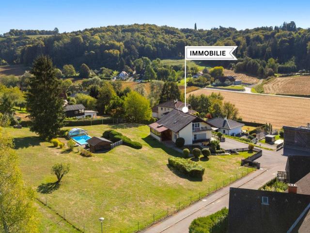Ihr neues Zuhause mit großem Garten & Pool in Ruhelage!