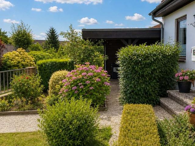 Ihr neues Zuhause mit wunderschön eingewachsenem Garten