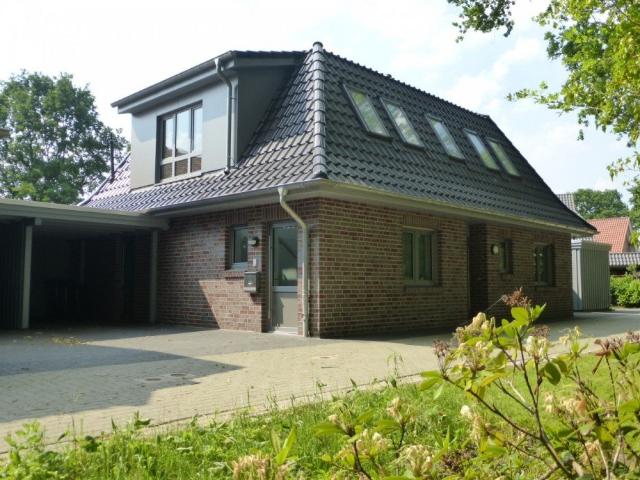 Exklusives Wohnerlebnis: Großzügiges EFH mit idyllischem Außenbereich und Sauna!