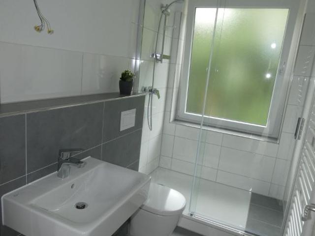 Ihr neues Zuhause! Modernisierte 2 Zimmerwohnung mit Balkon!