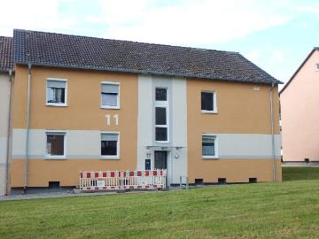 Ihr neues Zuhause: renovierte 3 Zimmer Wohnung mit großem Balkon