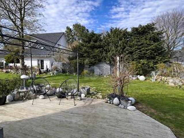 IHR NEUES ZUHAUSE: STILVOLL MIT GARTENIDYLLE