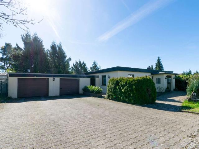 Ihr neues Zuhause: Stilvoller Bungalow mit großzügigem Garten in Waldenburg