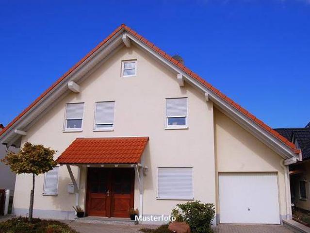 Ihr privater Wellnessbereich Einfamilienhaus mit Hallenbad, Sauna und Garage