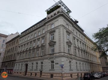 Ihr Projekt in Wieden! Altbau Charme mit enormem Gestaltungspotenzial