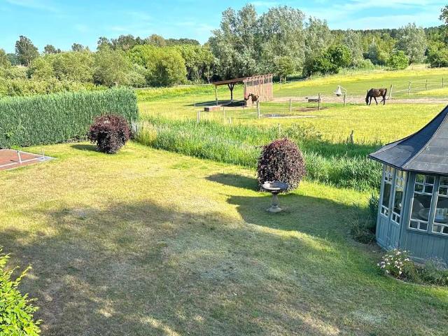Ihr Rückzugsort im Grünen Einfamilienhaus mit Einliegerwohnung, Wildkammer und Pool