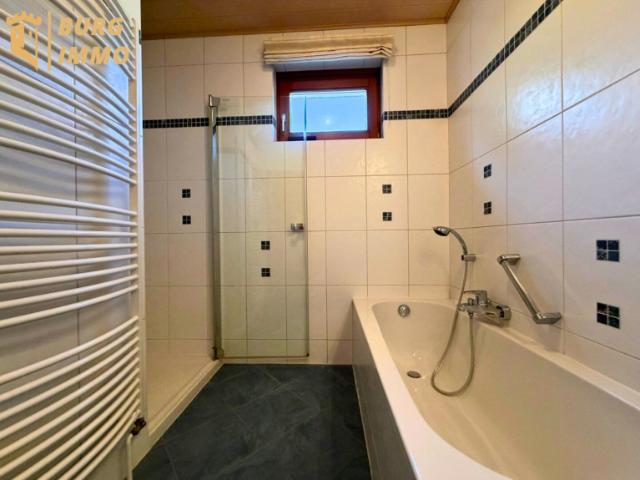 Raum für Familie, Sommer und Lebensqualität – Haus mit Pool und Terrassen