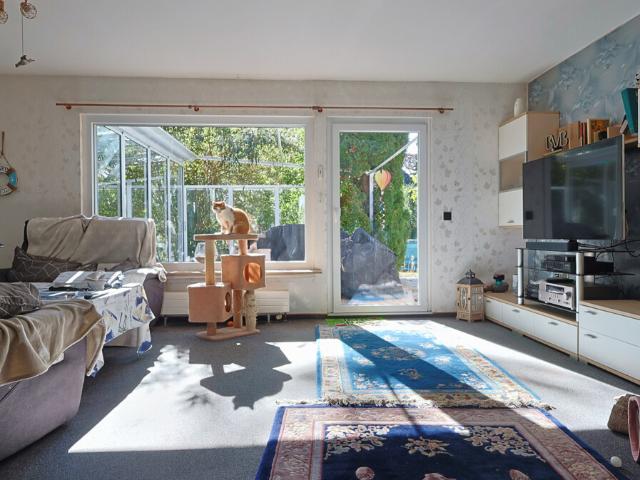 Ihr Wohntraum mit Mehrwert: Großzügiges Raumwunder mit Einliegerwohnung, Büroeinheit & Solarenergie