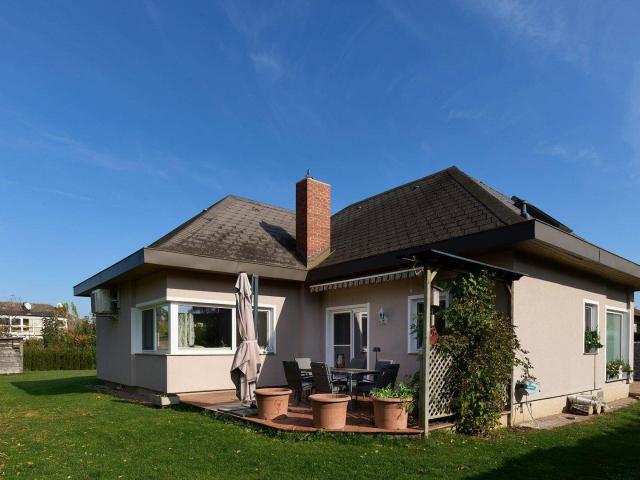 Ihr Traum Bungalow mit großem Garten in Wolkersdorf: Gepflegte 3 4 Zimmer Oase mit Terrasse und Garage!