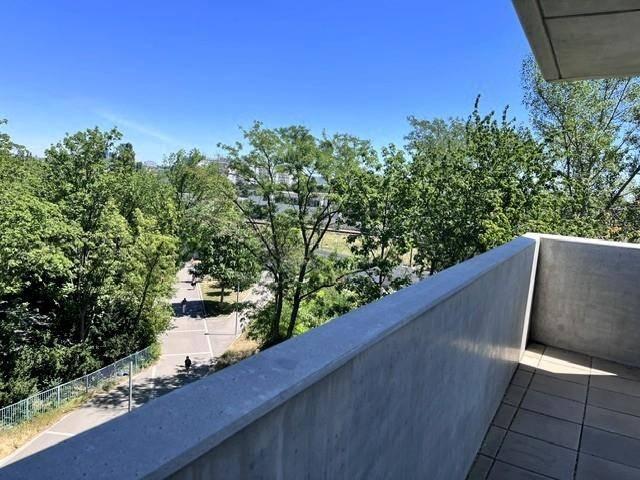 Ihr Traumdomizil: 2 Zimmer Wohnung großer Balkon Blick ins Grüne Nähe U Bahn