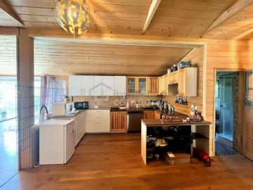 IHR ZUHAUSE AUS HOLZ – ehrlich, warm und voller Möglichkeiten auf einer Ebene!