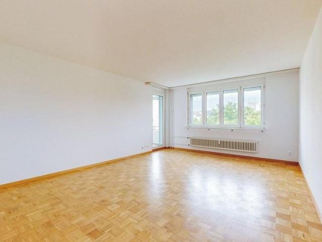 Ihre neu sanierte 4.5 Zimmerwohnung mit zwei Balkonen