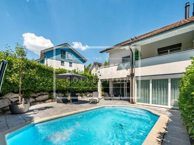 Ihre neue Familienoase Gepflegtes 6½ Zimmer Einfamilienhaus mit Pool