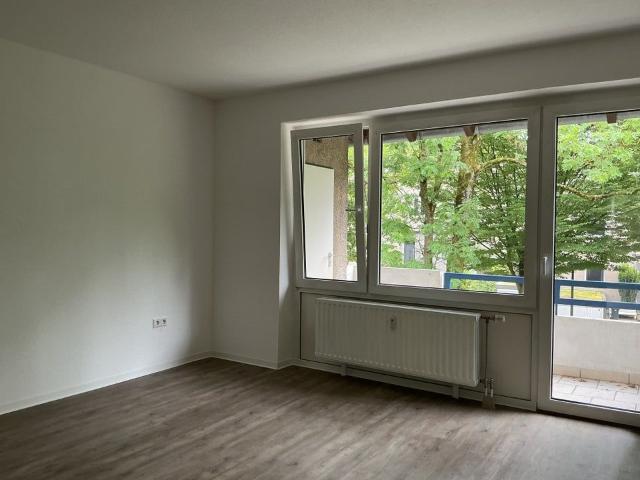 Ihre neue Wohnung: renovierte 2 Zimmer Wohnung mit Balkon und neuem Bad