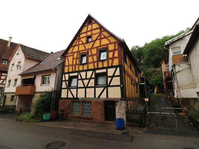IHRE CHANCE IM BIETERVERFAHREN – Historisches Wohnhaus mit Sanierungsbedarf